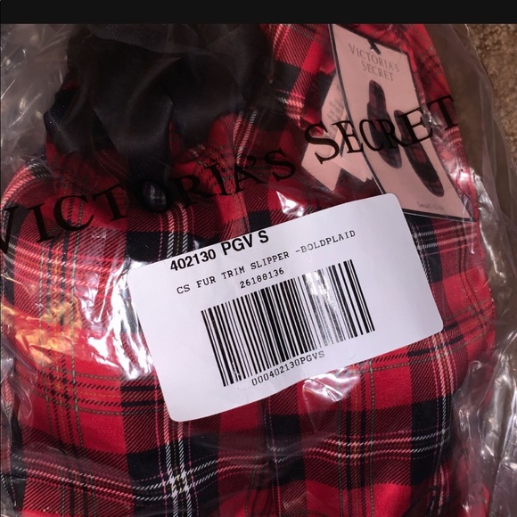 Slippers - Picture 3 of 4